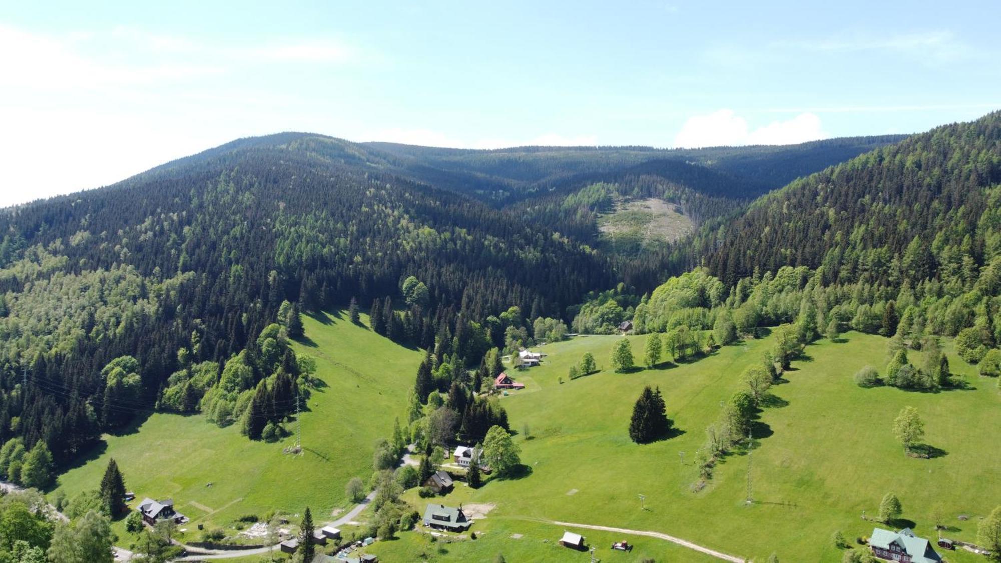 Roubenka U 2 Pratel Villa Pec pod Snezkou Rum bild